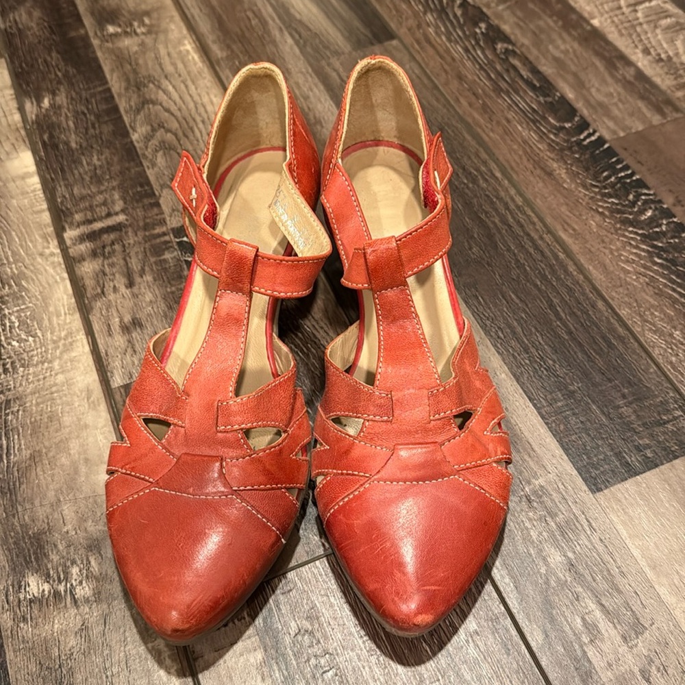 Fidji red shoes 7.5/38